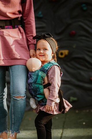 Doll Carrier in Jurassic Park - New Era print