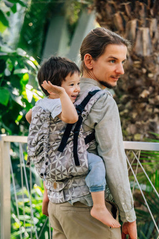 Lenny Light soft structured baby carrier Hexaflowers - Mirror