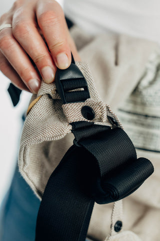 Baby carrier hood in design Peanut Butter