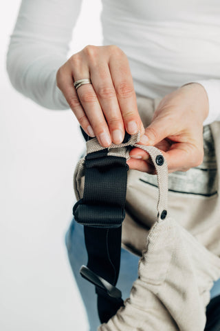 Baby carrier hood in design Peanut Butter