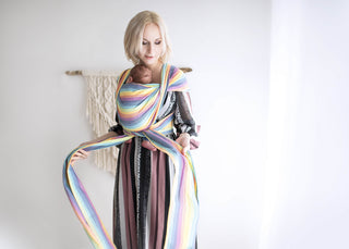 Long woven wrap for preemies in print Luna